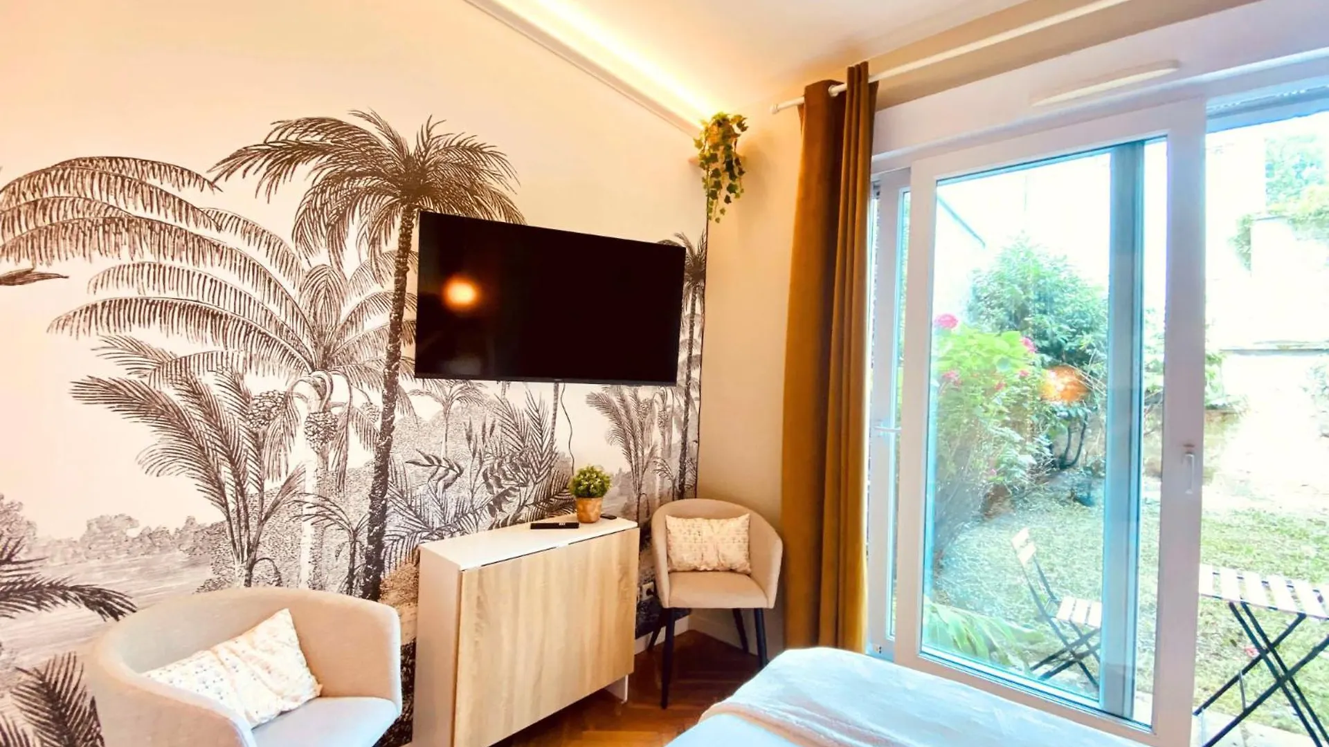 Chambre Cosy Chez L Habitant Avec Salle De Bain Et Jardin Prive Paris France