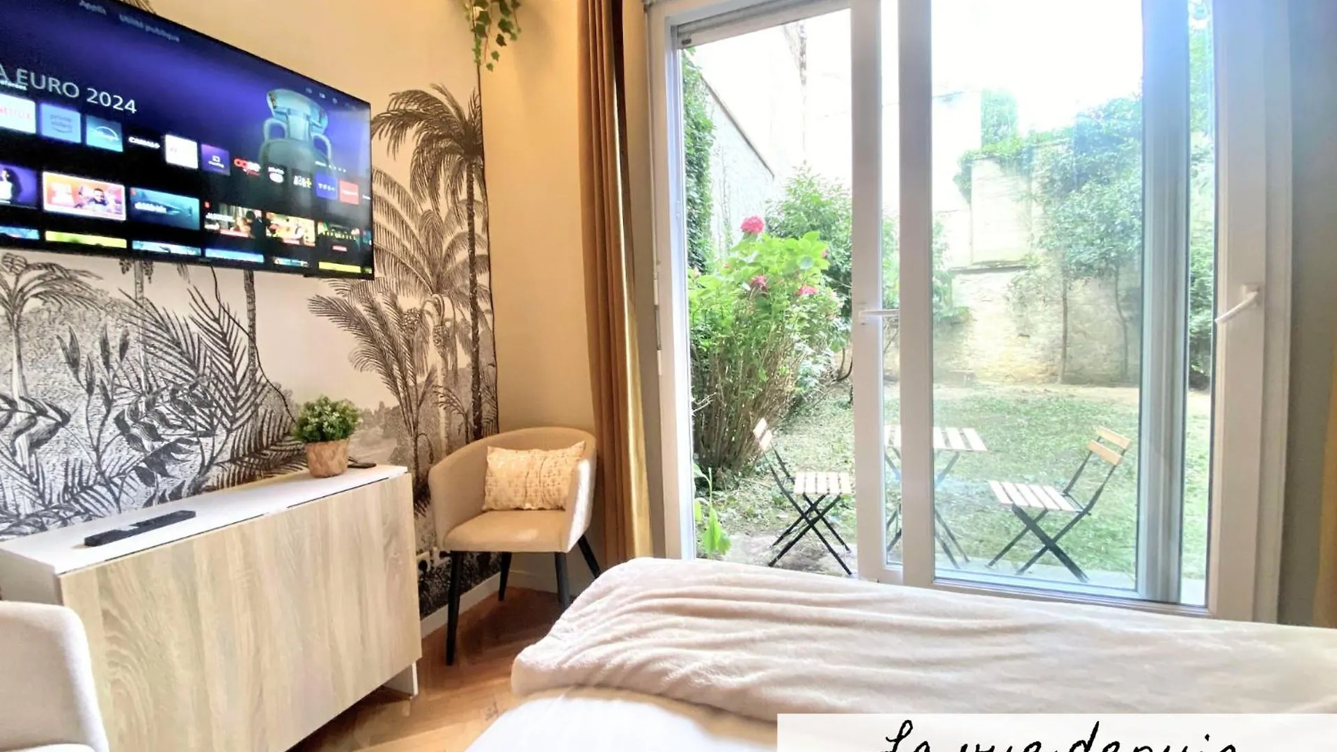 Chambre Cosy Chez L Habitant Avec Salle De Bain Et Jardin Prive Paris Homestay